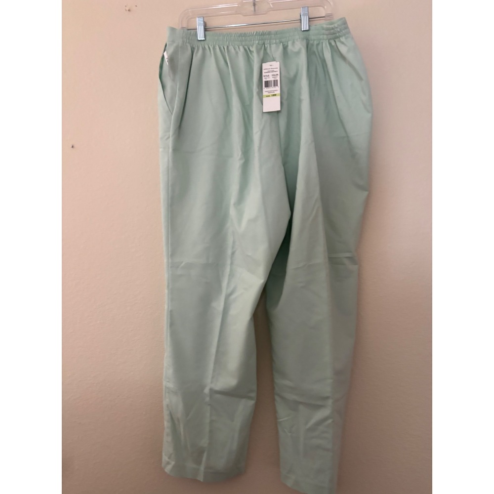 Alfred Dunner Woman Garden District Mint Green Pants Size 18W Medium
(A691) - Picture 2 of 5